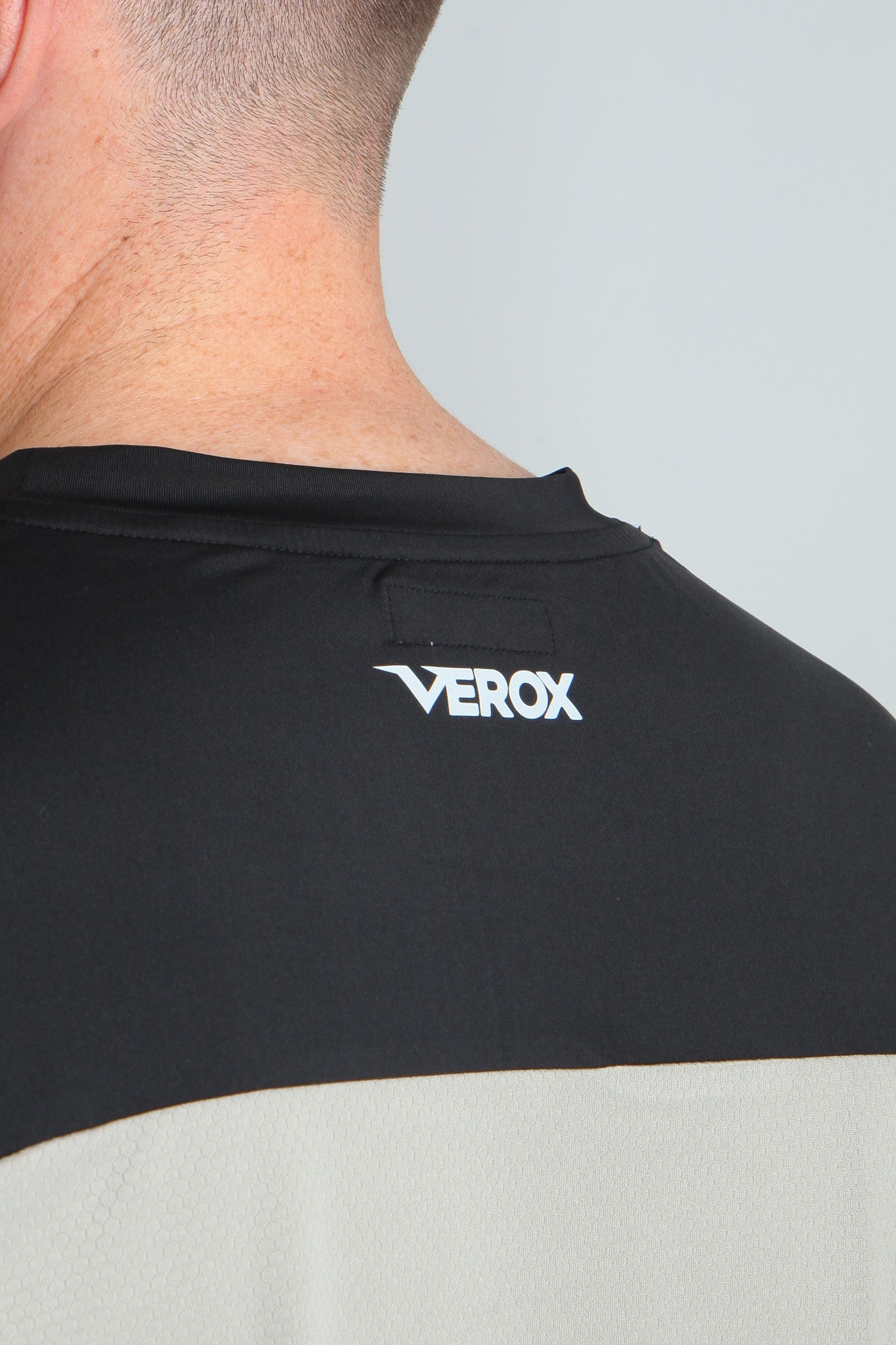 HexFlow™ T-shirt- Black/Stone
